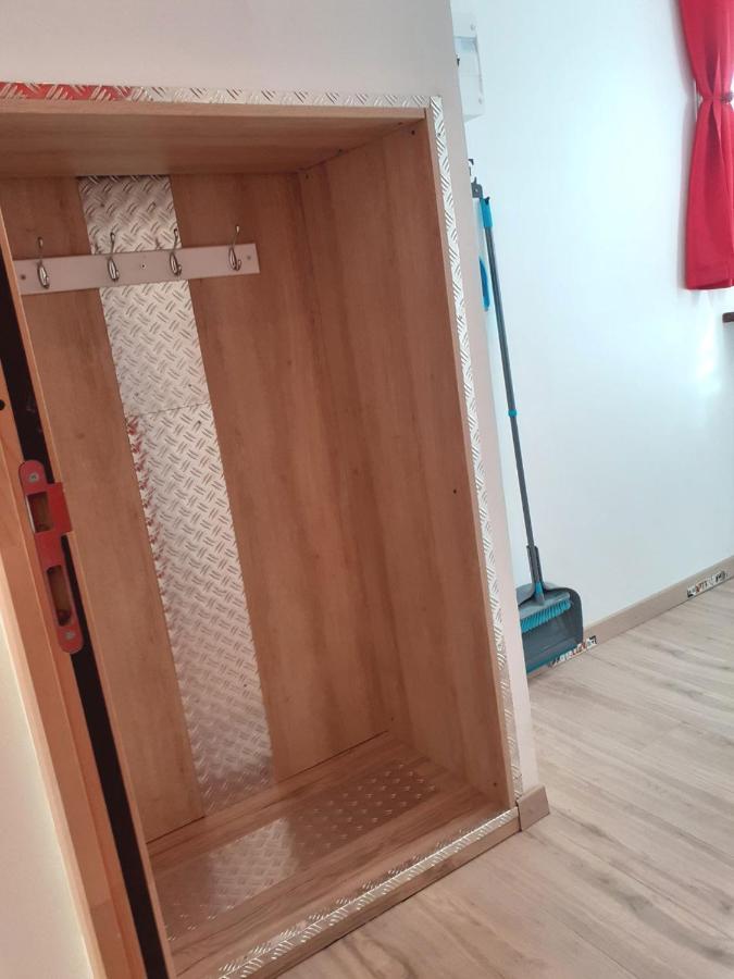 08 - Tres Joli Studio Tout Equipe Avec Parking Privatif Gratuit, Grand Fourgon Possible, Tout Le Linge De Maison Est Fourni Razac-sur-lʼIsle Zewnętrze zdjęcie
