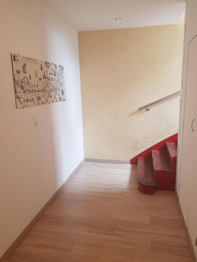 08 - Tres Joli Studio Tout Equipe Avec Parking Privatif Gratuit, Grand Fourgon Possible, Tout Le Linge De Maison Est Fourni Razac-sur-lʼIsle Zewnętrze zdjęcie