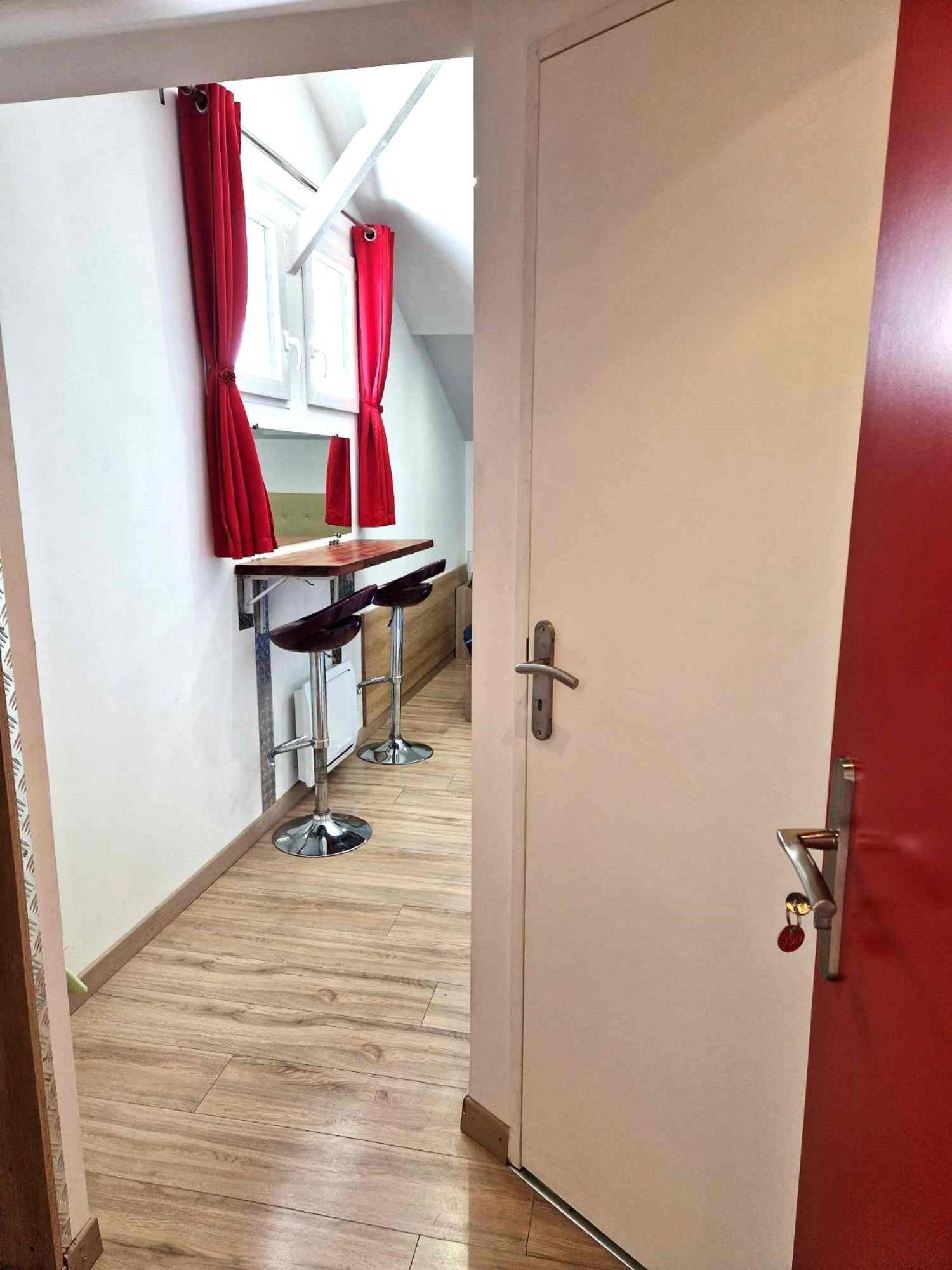 08 - Tres Joli Studio Tout Equipe Avec Parking Privatif Gratuit, Grand Fourgon Possible, Tout Le Linge De Maison Est Fourni Razac-sur-lʼIsle Zewnętrze zdjęcie